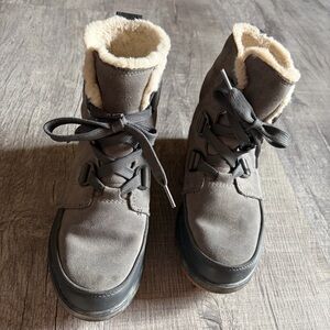 Sorel Gray Ankle Boots with Black Trim